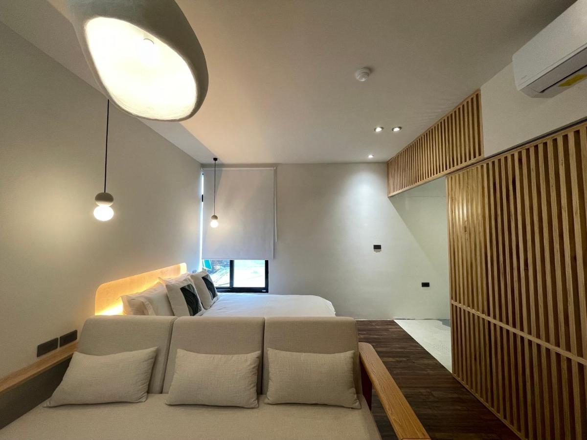 8 ดอร์ เกสต์ เฮาส์ Hotel เกาสง ภายนอก รูปภาพ