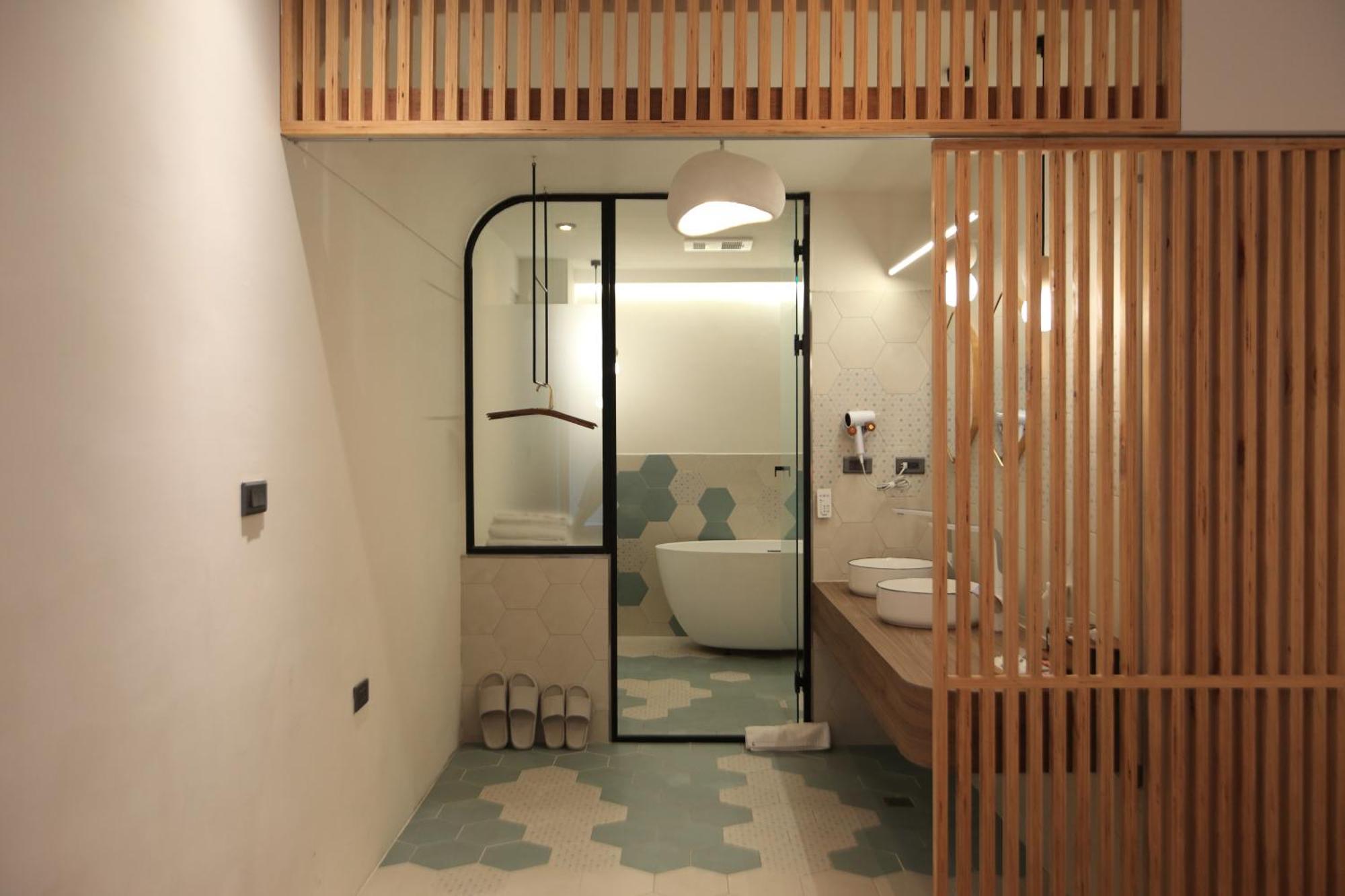 8 ดอร์ เกสต์ เฮาส์ Hotel เกาสง ภายนอก รูปภาพ