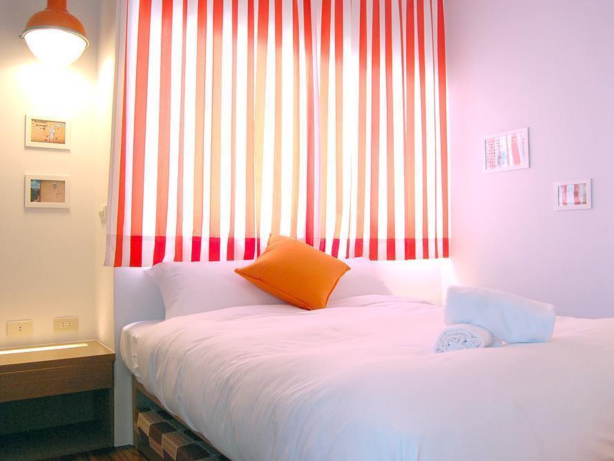 8 ดอร์ เกสต์ เฮาส์ Hotel เกาสง ภายนอก รูปภาพ
